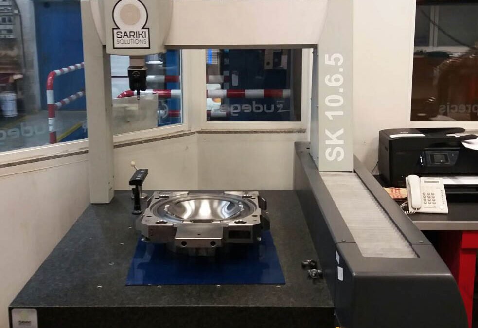 MAQUINA DE MEDICIÓN TRIDIMENSIONAL CNC SARIKI